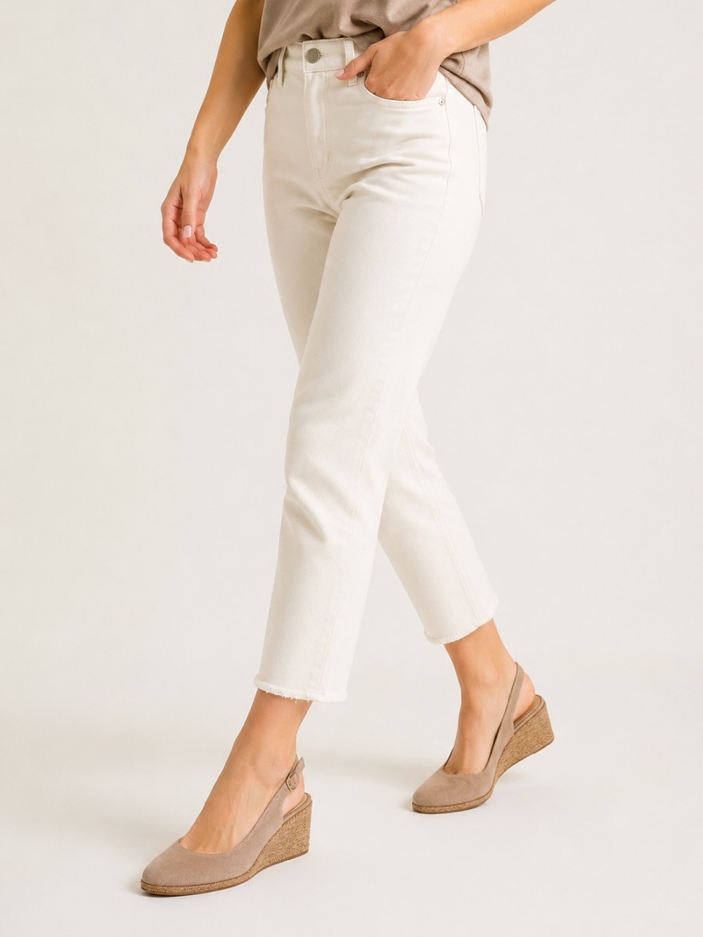 Rylko Relax wedge sling back pump crafted in soft suede. Size. EU 40
